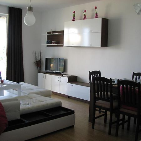 Two-Bedroom Apartment Donika ツァレヴォ エクステリア 写真