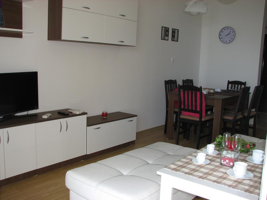 Two-Bedroom Apartment Donika ツァレヴォ エクステリア 写真