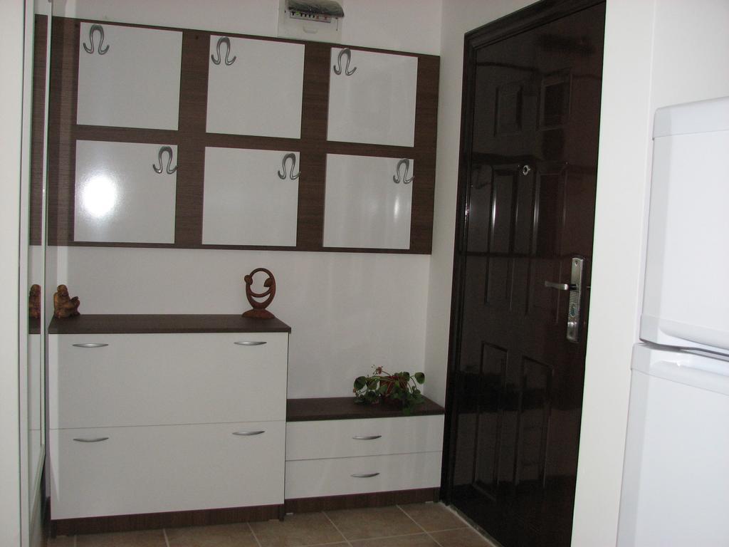 Two-Bedroom Apartment Donika ツァレヴォ エクステリア 写真