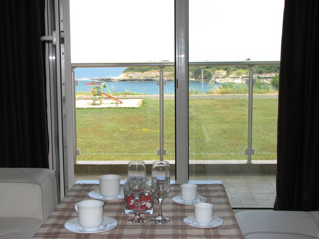 Two-Bedroom Apartment Donika ツァレヴォ エクステリア 写真