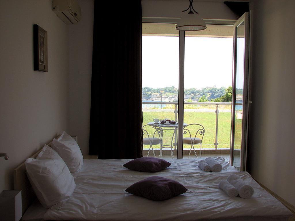 Two-Bedroom Apartment Donika ツァレヴォ エクステリア 写真