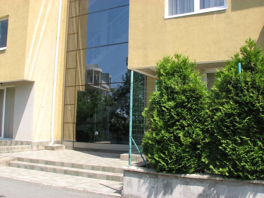 Two-Bedroom Apartment Donika ツァレヴォ エクステリア 写真