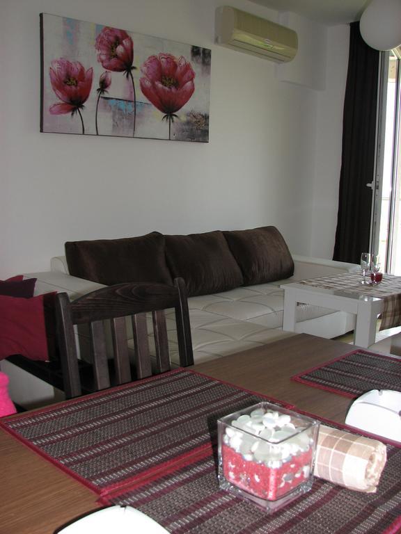 Two-Bedroom Apartment Donika ツァレヴォ エクステリア 写真