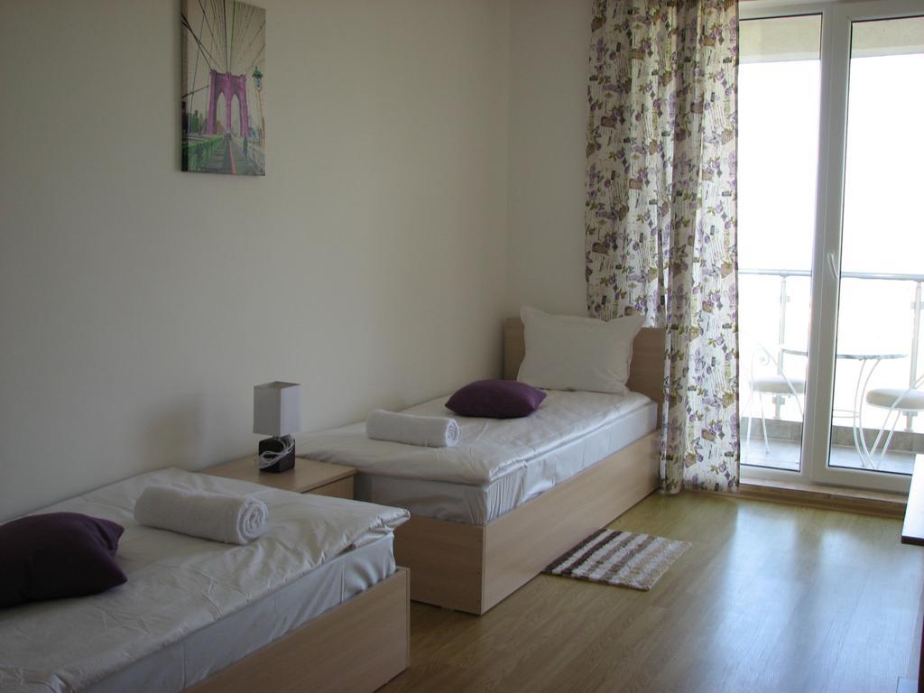 Two-Bedroom Apartment Donika ツァレヴォ エクステリア 写真