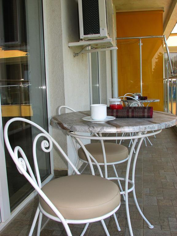 Two-Bedroom Apartment Donika ツァレヴォ エクステリア 写真