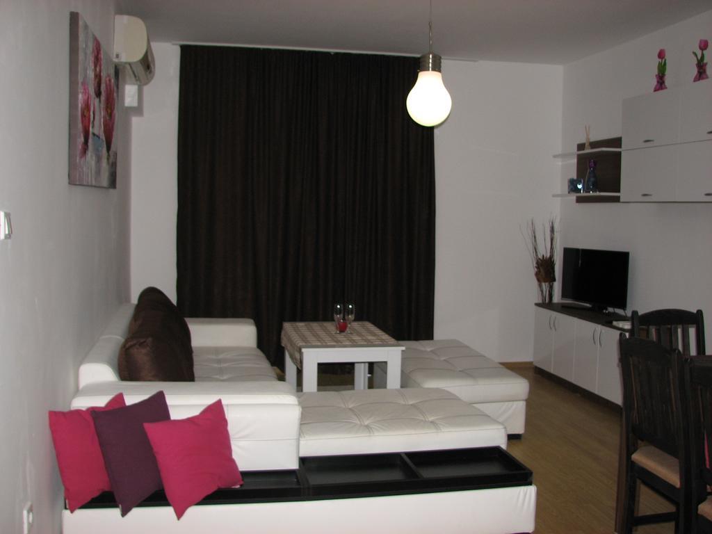 Two-Bedroom Apartment Donika ツァレヴォ エクステリア 写真