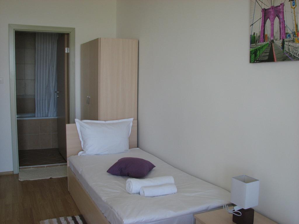Two-Bedroom Apartment Donika ツァレヴォ エクステリア 写真