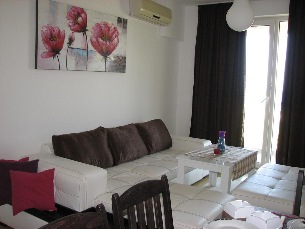 Two-Bedroom Apartment Donika ツァレヴォ エクステリア 写真